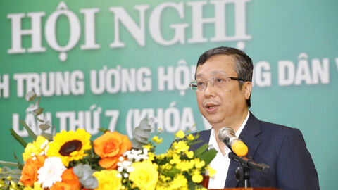 Khai trừ ra khỏi Đảng Thứ trưởng Bộ Nông nghiệp và Môi trường Hoàng Trung