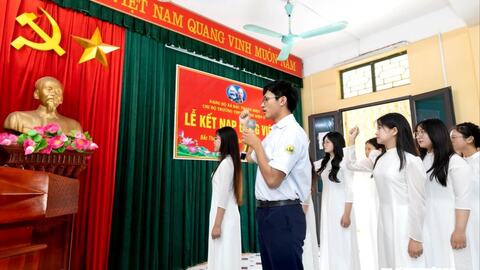 22 học sinh Trường THPT Thanh Miện và THPT Thanh Miện II được kết nạp Đảng