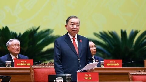 Vững bước dưới cờ Đảng