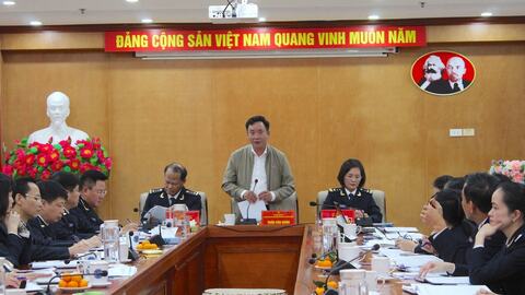 Đồng chí Trần Văn Quân dự sinh hoạt chi bộ tại Chi cục Hải quan khu vực 3