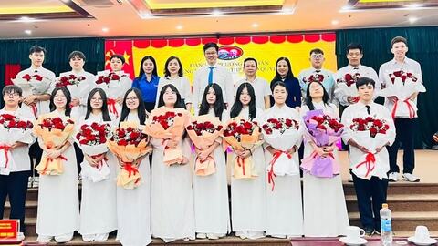 Nhân những 'hạt giống đỏ' cho Đảng từ trong trường THPT