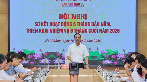Đấu tranh phản bác các quan điểm sai trái, thù địch, bảo vệ vững chắc nền tảng tư tưởng của Đảng