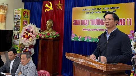 Đồng chí Phó bí thư Thành ủy Phạm Văn Lập dự sinh hoạt chi bộ thôn Nhân Lập, xã Tân Minh