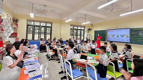 Chi bộ trường học hiện thực hóa nghị quyết chuyển đổi số