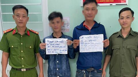 Bắt hai đối tượng phát tờ rơi tín dụng đen trên địa bàn xã Tân Thạnh