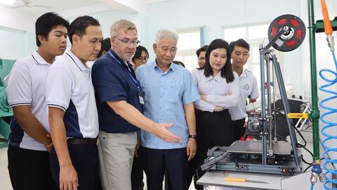 Tái chế rác thải ngư cụ thành sản phẩm hữu ích