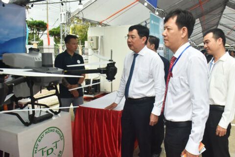 Ứng dụng khoa học, công nghệ vào các ngành, lĩnh vực