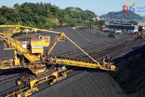 Khơi dậy mạnh mẽ phong trào thi đua yêu nước