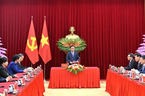 Đồng chí Thường trực Ban Bí thư Trần Cẩm Tú tiếp Đoàn cán bộ cao cấp Đảng Nhân dân Cách mạng Lào