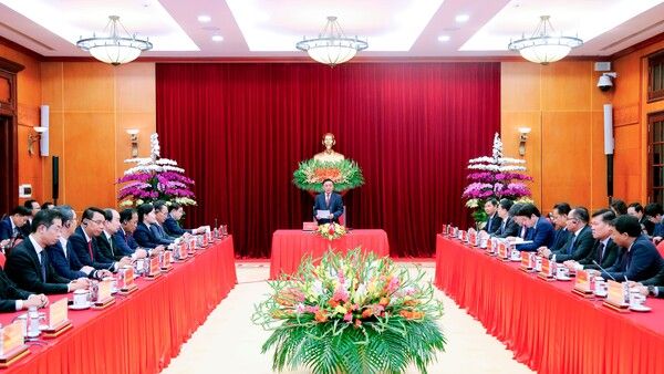 Đồng chí Thường trực Ban Bí thư Trần Cẩm Tú tiếp Đoàn cán bộ cấp cao Đảng Nhân dân Cách mạng Lào