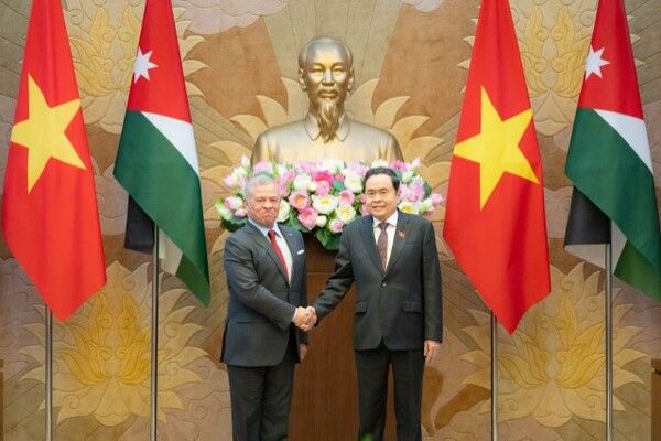 Chủ tịch Quốc hội Trần Thanh Mẫn hội kiến Quốc vương Jordan