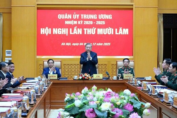 Ảnh: Tổng Bí thư Tô Lâm chủ trì Hội nghị Quân ủy Trung ương lần thứ mười lăm