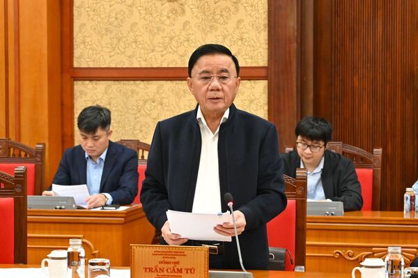 Ảnh: Đồng chí Trần Cẩm Tú chủ trì Phiên họp Thường trực Tiểu ban Tổ chức phục vụ Đại hội XIV của Đảng