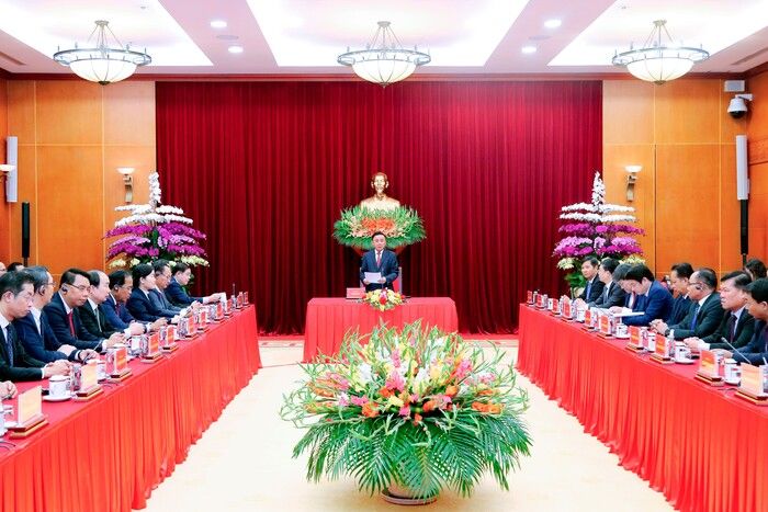 Đồng chí Thường trực Ban Bí thư Trần Cẩm Tú tiếp Đoàn cán bộ cấp cao Đảng Nhân dân Cách mạng Lào