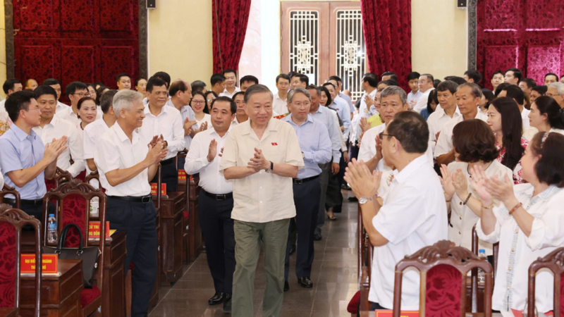 [Ảnh] Tổng Bí thư, Chủ tịch nước Tô Lâm tiếp xúc cử tri trước Kỳ họp thứ 2, Quốc hội khóa XVI