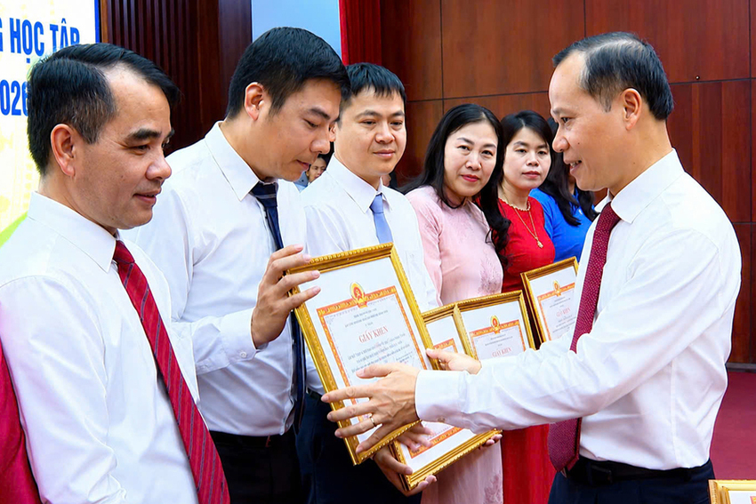 Tuyên dương 63 điển hình tiêu biểu trong học và làm theo Bác