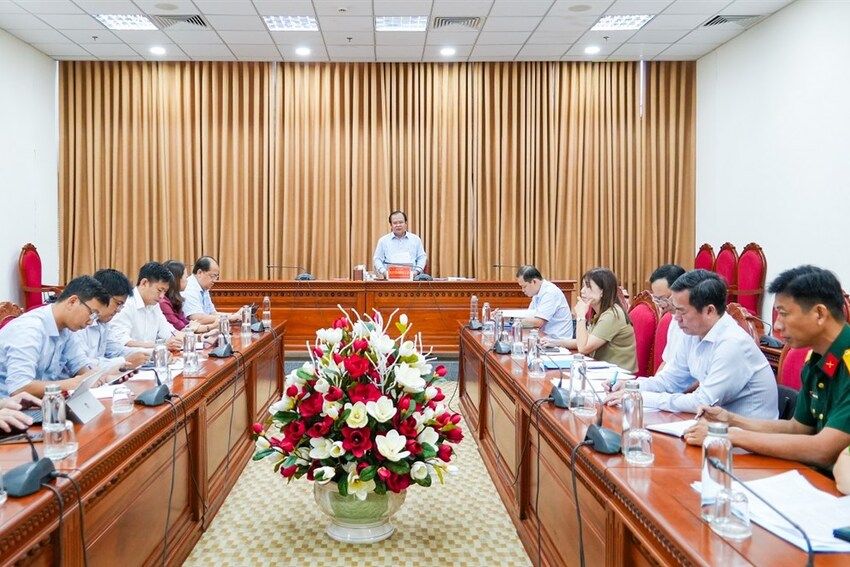 Họp Tổ giúp việc Ban Chỉ đạo của tỉnh về phát triển khoa học, công nghệ, đổi mới sáng tạo và chuyển đổi số