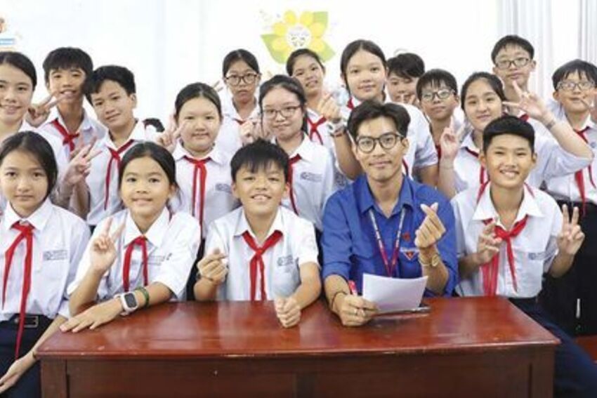 Giúp học sinh “chạm tay” vào lịch sử