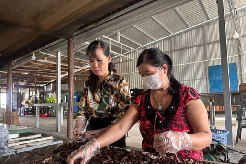 Những bí thư ấp nhiệt huyết, gần dân