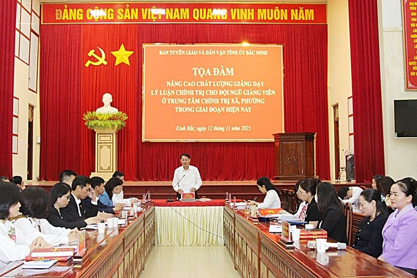 Nâng cao chất lượng giảng dạy lý luận chính trị ở trung tâm chính trị xã, phường