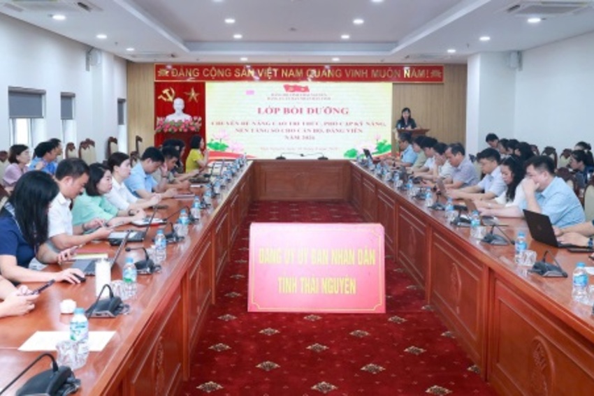 Đảng ủy UBND tỉnh: Tổ chức tập huấn chuyên đề về kỹ năng, nền tảng số