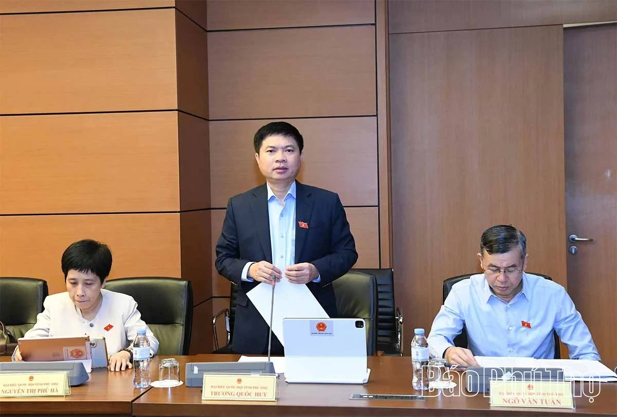 Quốc hội thảo luận tại tổ về lĩnh vực giáo dục đào tạo