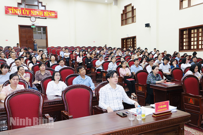 Tập huấn sử dụng phần mềm Cơ sở dữ liệu đảng viên 4.0 và Sổ tay đảng viên điện tử