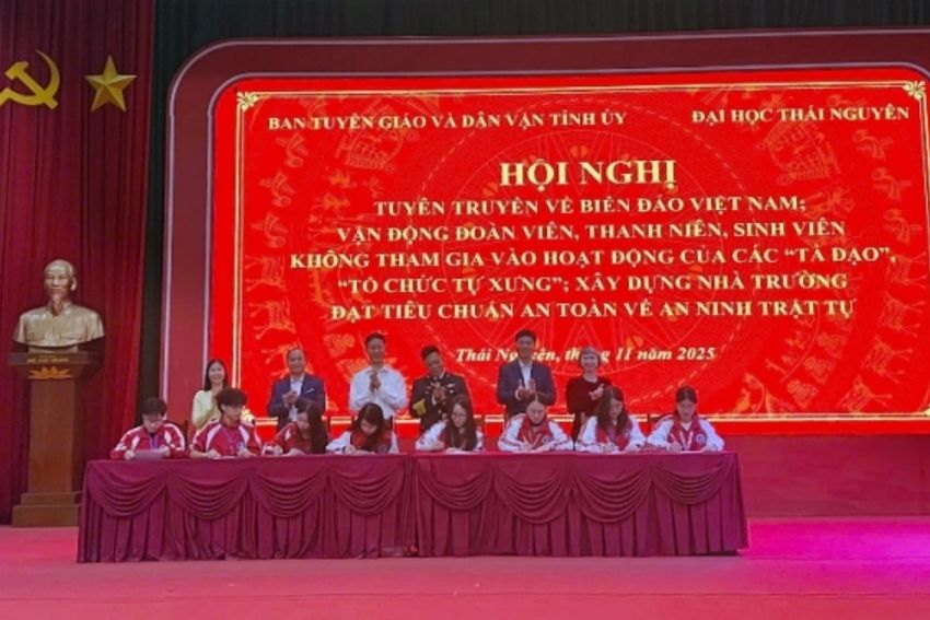 Trên 3.000 sinh viên được tuyên truyền về biển, đảo và kỹ năng phòng, chống tội phạm, tệ nạn xã hội