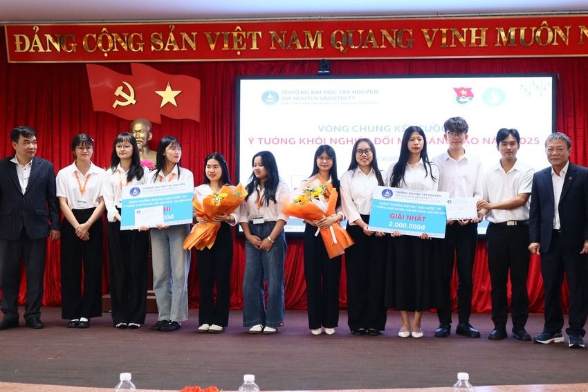 Thiết bị AI soi trứng thông minh đạt giải Nhất Cuộc thi ý tưởng khởi nghiệp đổi mới sáng tạo năm 2025