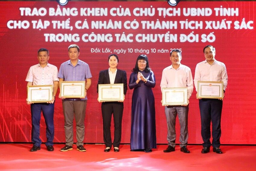 Đắk Lắk hưởng ứng Ngày Chuyển đổi số quốc gia với chủ đề “Công nghệ số -  kiến tạo tương lai”