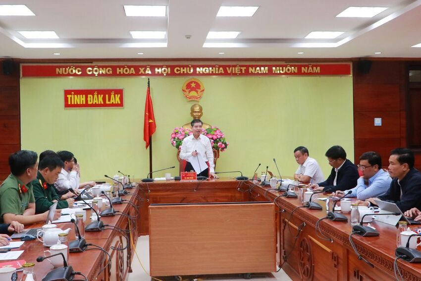 Chủ tịch UBND tỉnh Tạ Anh Tuấn: Khẩn trương giải quyết vướng mắc, khởi công xây dựng, sửa chữa toàn bộ nhà ở cho hộ dân đúng tiến độ đề ra.