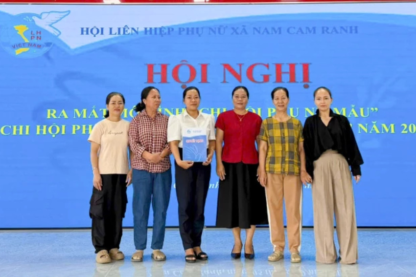 Thành lập 2 chi hội phụ nữ mẫu, 1 chi hội phụ nữ mẫu xuất sắc tiêu biểu ở xã Nam Cam Ranh