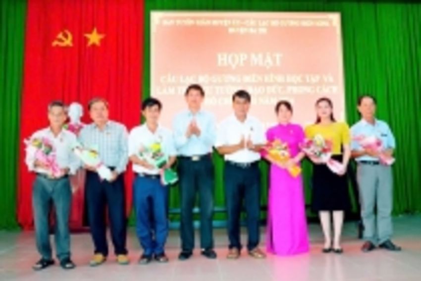 Nhiều tấm gương sáng học tập theo Bác 