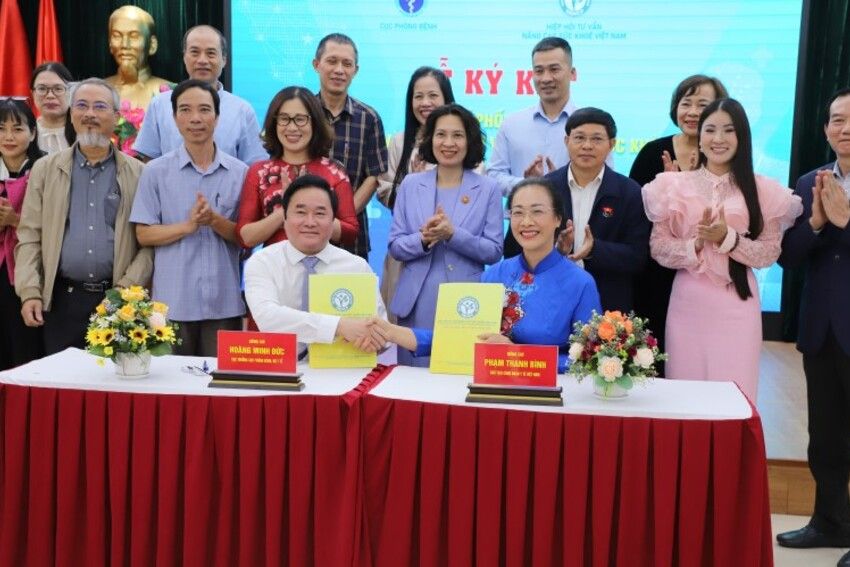 Thứ trưởng Bộ Y tế Nguyễn Thị Liên Hương: Quy chế phối hợp phải chủ động xây dựng phương án phòng bệnh, bảo vệ sức khỏe nhân dân