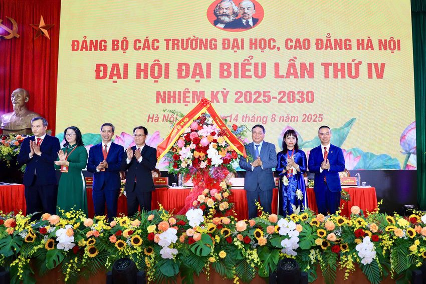 Đẩy mạnh ứng dụng khoa học công nghệ, đào tạo đội ngũ kế cận phục vụ cho sự phát triển của Thủ đô