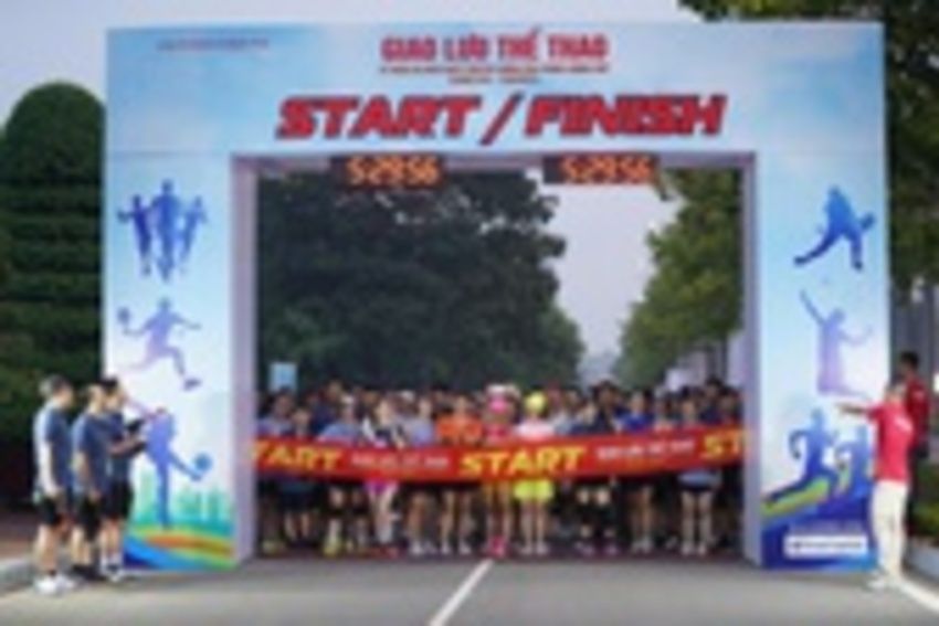 Rực rỡ sắc áo, sôi động giải chạy chào mừng 80 năm Văn phòng Chính phủ