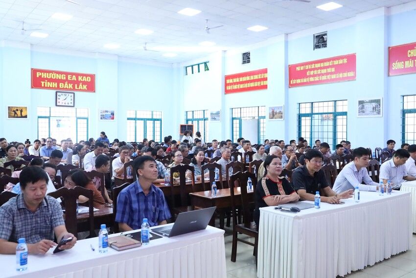 Phường Ea Kao phổ cập, trang bị kiến thức, kỹ năng về chuyển đổi số, sử dụng các nền tảng số