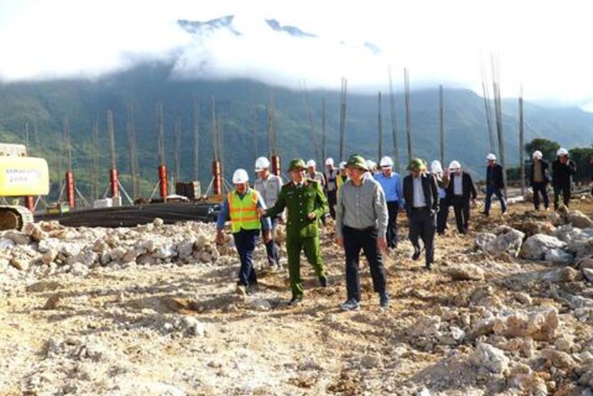Lãnh đạo UBND tỉnh kiểm tra tiến độ Dự án Trường Phổ thông Nội trú liên cấp Tiểu học và Trung học cơ sở xã Pa Tần