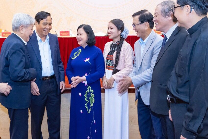 527.764 ý kiến góp ý của Hệ thống Mặt trận Tổ quốc Việt Nam đối với dự thảo các văn kiện trình Đại hội đại biểu toàn quốc lần thứ XIV của Đảng