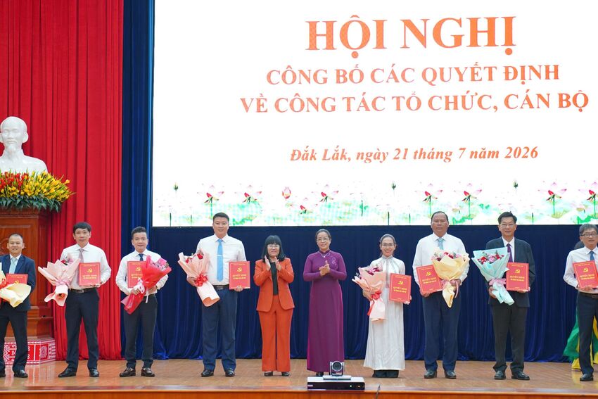 Đắk Lắk công bố các quyết định về công tác cán bộ