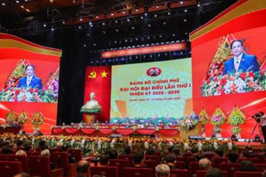 Thủ tướng Phạm Minh Chính: Đảng bộ Chính phủ quyết tâm phấn đấu là một trong những Đảng bộ tiên phong, gương mẫu đi đầu trong triển khai Nghị quyết Đại hội XIV của Đảng