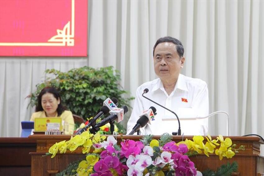 Chủ tịch Quốc hội tiếp xúc cử tri TP Cần Thơ