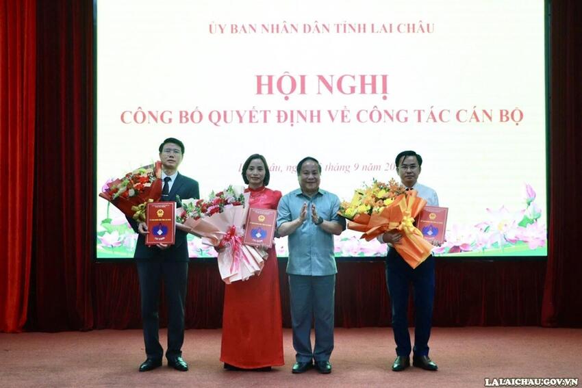 Hội nghị công bố quyết định về công tác cán bộ