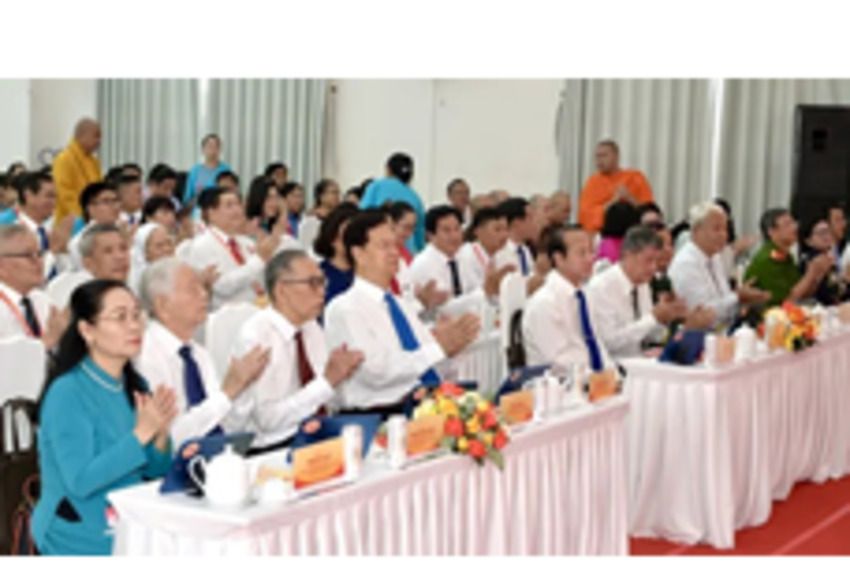 Vận động người dân tham gia phong trào “Bình dân học vụ số”