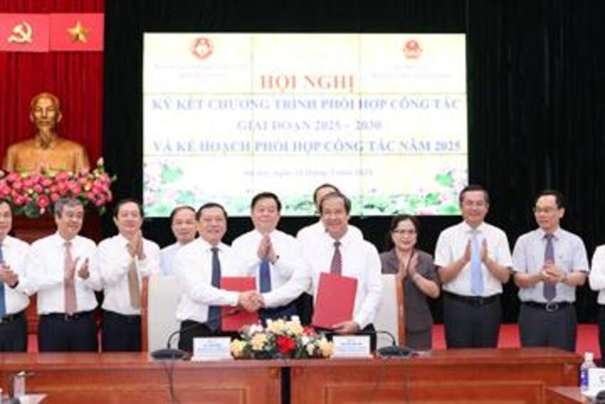 Ký kết chương trình phối hợp giữa Ban Tuyên giáo và Dân vận Trung ương và Đảng uỷ Bộ GDĐT giai đoạn 2025 – 2030