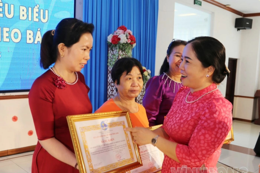 Hội Liên hiệp Phụ nữ tỉnh khen thưởng 25 mô hình tiêu biểu học tập và làm theo Bác