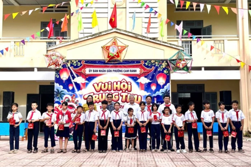Phường Cam Ranh tổ chức chương trình "Vui hội Trung thu" cho thiếu nhi