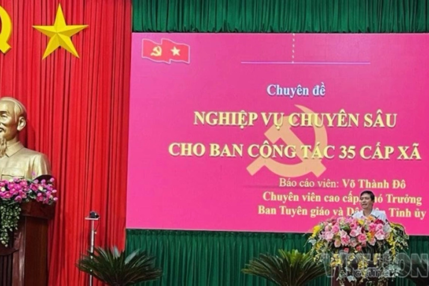 Phát huy vai trò, trách nhiệm của cán bộ, đảng viên cơ sở trong đấu tranh phản bác các quan điểm sai trái, thù địch