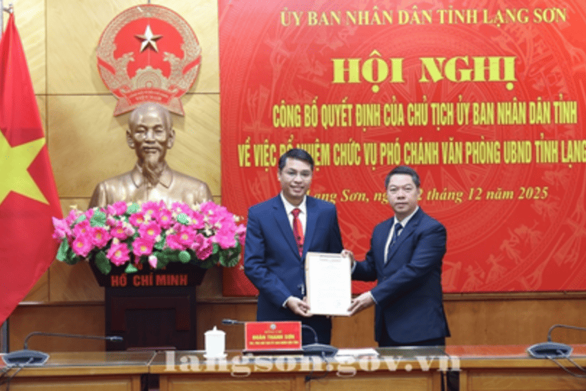 Công bố Quyết định bổ nhiệm chức vụ Phó Chánh Văn phòng UBND tỉnh