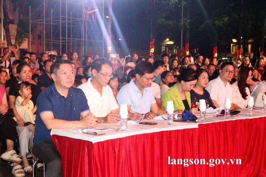 Tổng duyệt chương trình nghệ thuật khai mạc Lễ hội Ánh sáng biên cương Lạng Sơn 2026